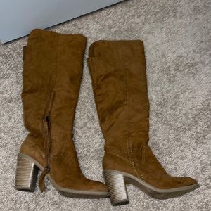 Lightly worn knee high boots!